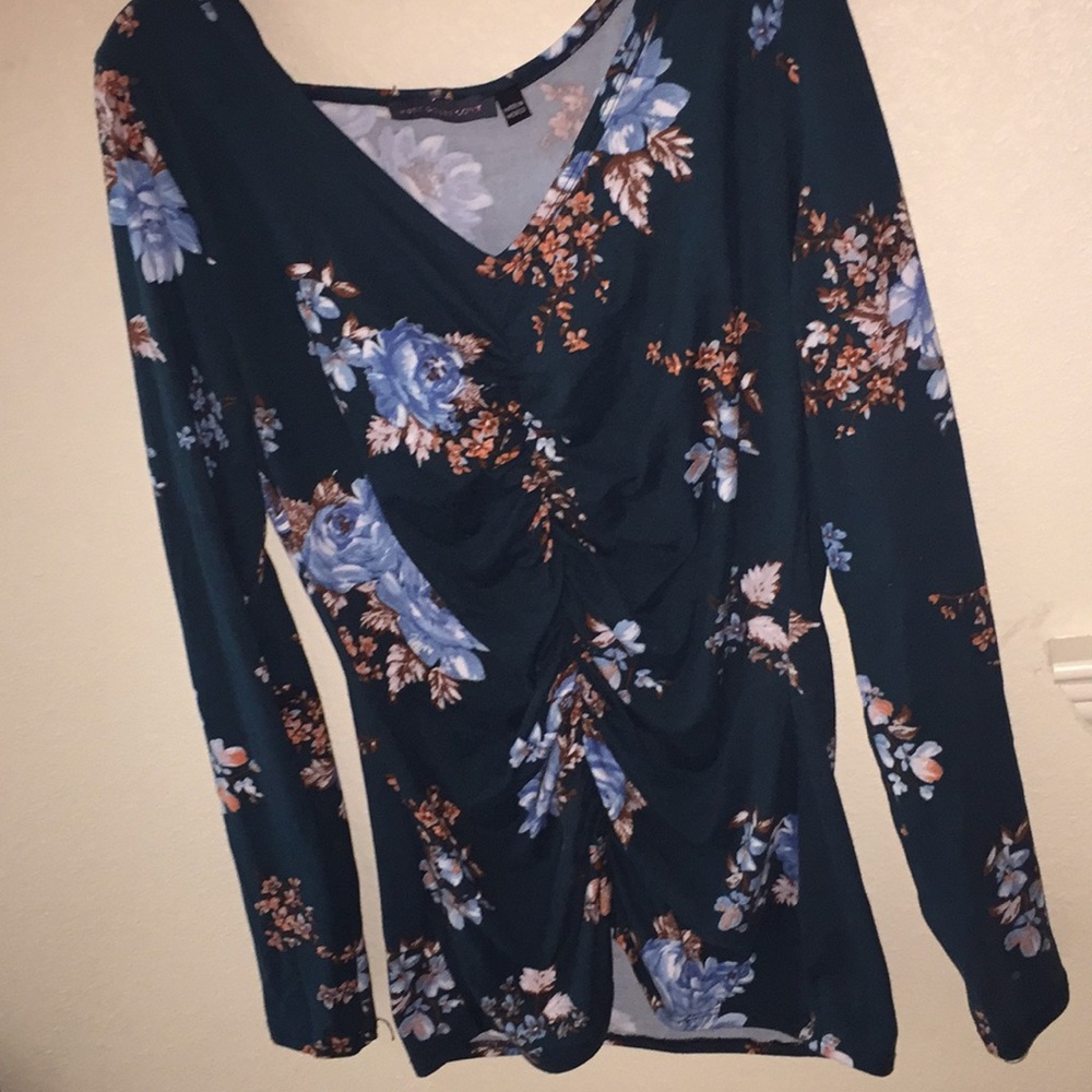 Blouse Type- Ruffled V-Neck Long Sleeve